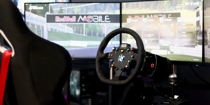 Virtuální realita i simulátory: vstup do herny pro jednoho i celou rodinu