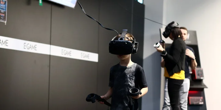 Virtuální realita i simulátory: vstup do herny pro jednoho i celou rodinu