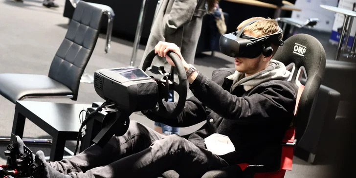 Virtuální realita i simulátory: vstup do herny pro jednoho i celou rodinu