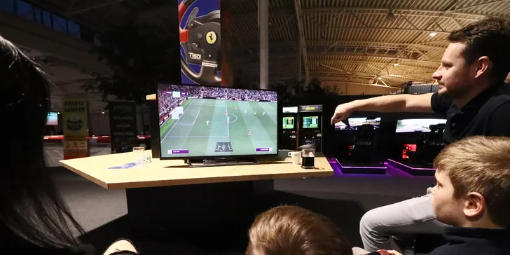 Pořádná dávka zábavy pro děti i dospělé: jízda na e-motokáře i s nápoji a vstupem do VR herny