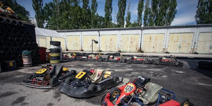 Rozjeďte to: 10–45 minut adrenalinové jízdy v motokáře kubatury 200 cm³ na vymakané trati