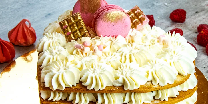 Sladké potěšení na odnos s sebou: medový dort s mascarpone či 12 cupcaků s náplní dle výběru