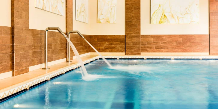 Aktivní dovolená v italských Alpách: hotel na sjezdovce, polopenze i wellness