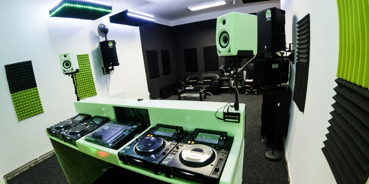 Naučte se DJing: 2 hodiny ve studiu či kompletní 20hodinový kurz s lektorem