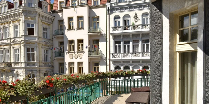 Až 7 nocí v srdci Karlových Varů s polopenzí a procedurami: koupele, masáže, zábaly i lymfodrenáž