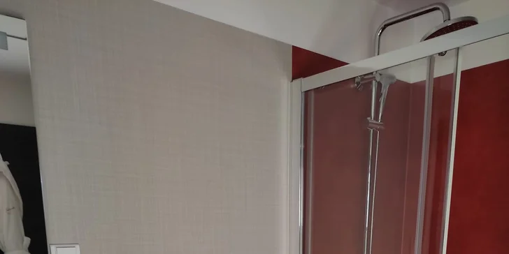 Buďte pár dní jen spolu: romantický pobyt v luxusní chatě se saunou a krbem