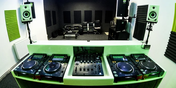 Naučte se DJing: 2 hodiny ve studiu či kompletní 20hodinový kurz s lektorem