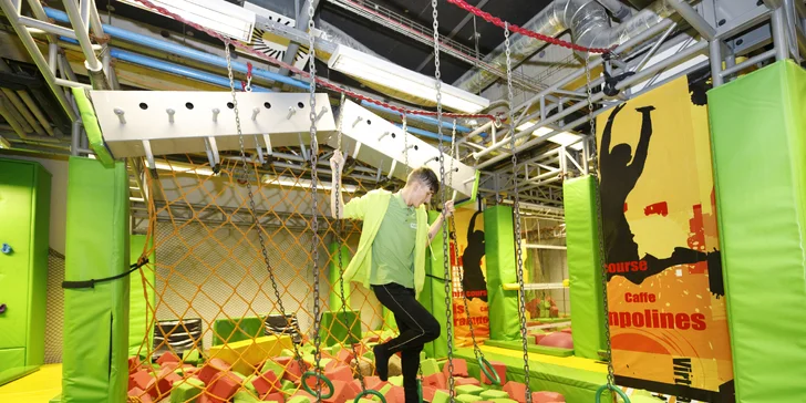 Zaskáčete si na trampolínách, zalezete na horolezecké stěně a třeba i nakouknete do virtuální reality. 