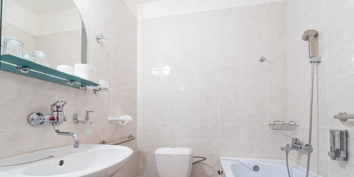 Dovolená ve Vysokých Tatrách: hotel 100 m od lanovky na Lomnický štít, snídaně, sauna
