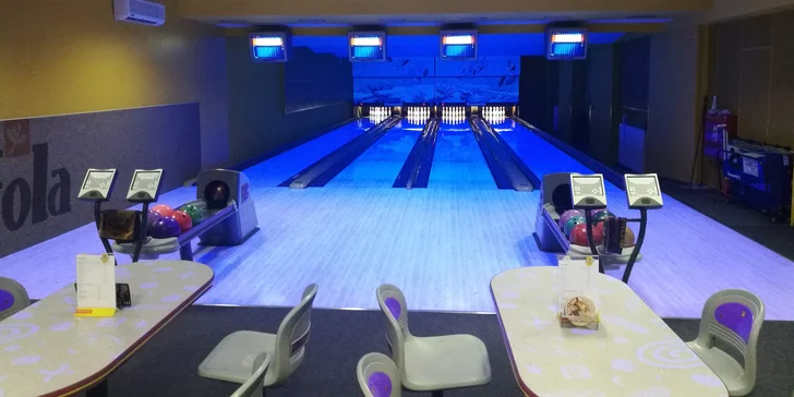 Hodina bowlingu pro partu až 6 hráčů v čase 13:00–24:00