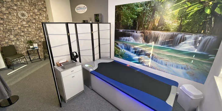 20min. relaxační aqua masáž na sucho a bez svlékání: horní či dolní část těla nebo obě