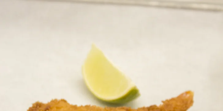 Velké fish strips s přílohou, nápojem i dezertem nebo krevetami