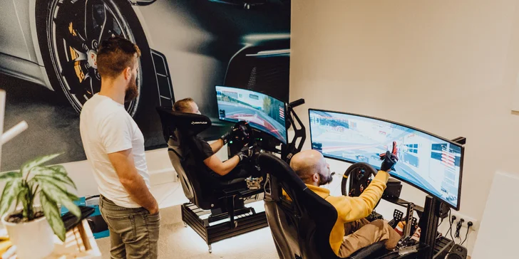 1 či 2 hod. na profesionálním závodním simulátoru ve stylu Mercedes-AMG Petronas Motorsport
