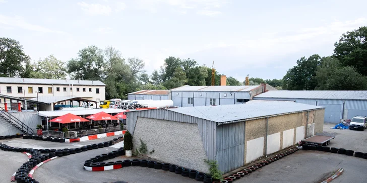 Rozjeďte to: 10–45 minut adrenalinové jízdy v motokáře kubatury 200 cm³ na vymakané trati