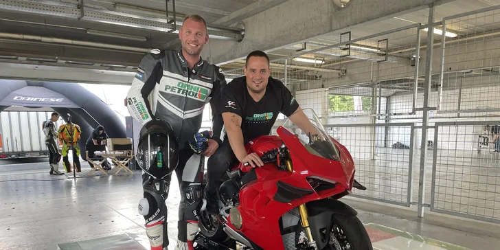 Jízda na oficiálním simulátoru Moto GP: až 70 min. adrenalinu pro 1 osobu