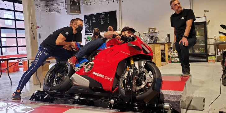 Jízda na oficiálním simulátoru Moto GP: až 105 min. adrenalinu pro 1 osobu