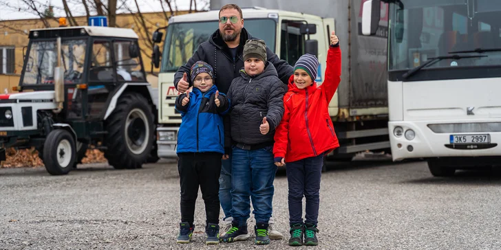 Zážitkové jízdy pro děti: autobus i osobní a nákladní auto