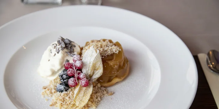 4chodové menu v restauraci na Kampě: lososový tatarák, kachní prso i hruškový dort