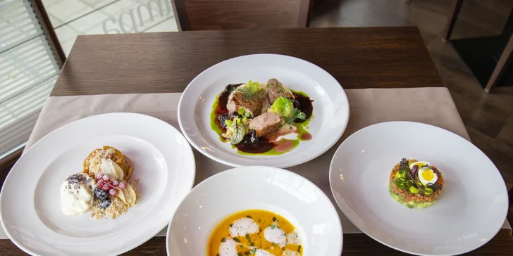 4chodové menu v restauraci na Kampě: lososový tatarák, kachní prso i hruškový dort