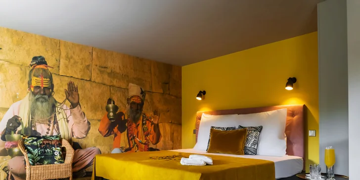 Pobyt v moderním hotelu na lodi v Karlíně: jídlo, bio prosecco i slevy