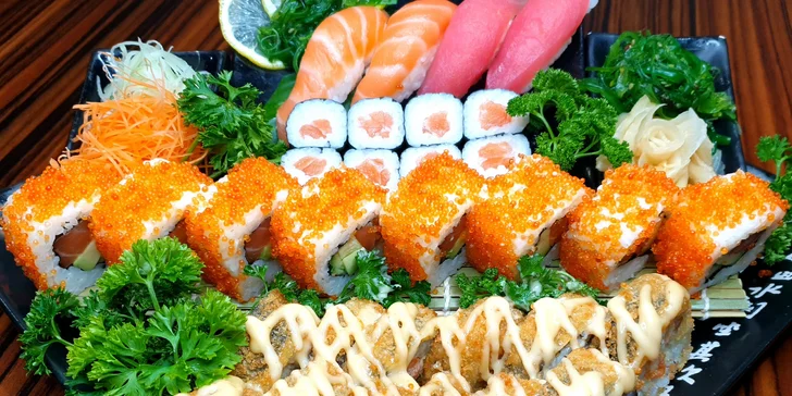 Sushi sety o 18–69 rolkách v centru Olomouce: losos, krevety, úhoř i kaviár nebo krab