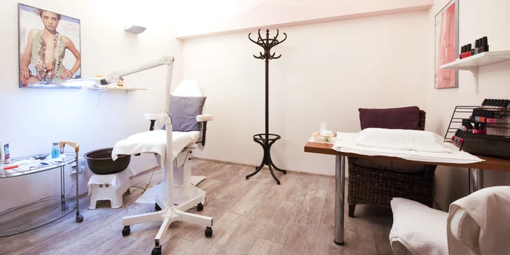 Celodenní vstup do wellness a manikúra nebo pedikúra či obojí pro 1 osobu