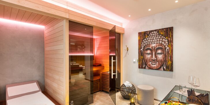 Privátní wellness v designovém hotelu na Novém Městě: sauna i vířivka a občerstvení