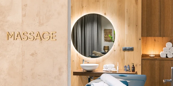 Privátní wellness v designovém hotelu na Novém Městě: sauna i vířivka a občerstvení