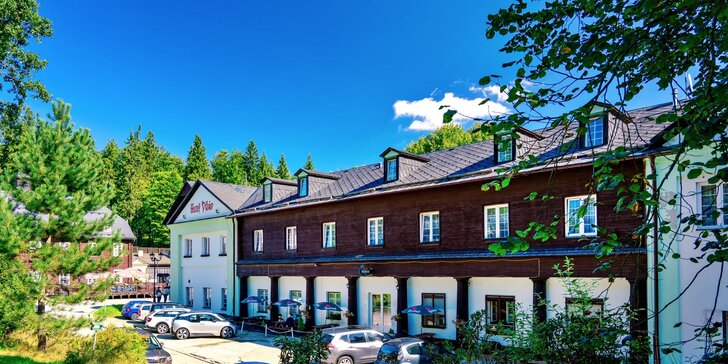 Krásná příroda a klid Karlovy Studánky: polopenze i vstup do Thermal Parku