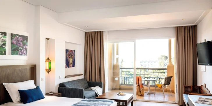 Pohodlí budete mít zajištěno v moderně vybaveném pokoji s balkonem či terasou. 
