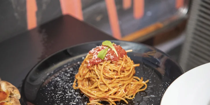 Degustační menu s těstovinami či pinsou, steaky nebo mořskými plody