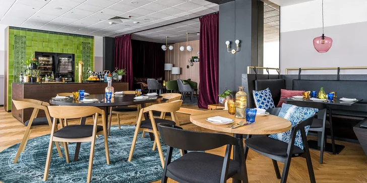 Degustační menu pro dva: tapas, krevety, rib eye steak i čokoládový lava cake
