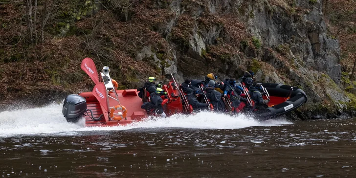 Adrenalin na Slapech: akrobatická jízda ve speciálním člunu až pro 10 osob