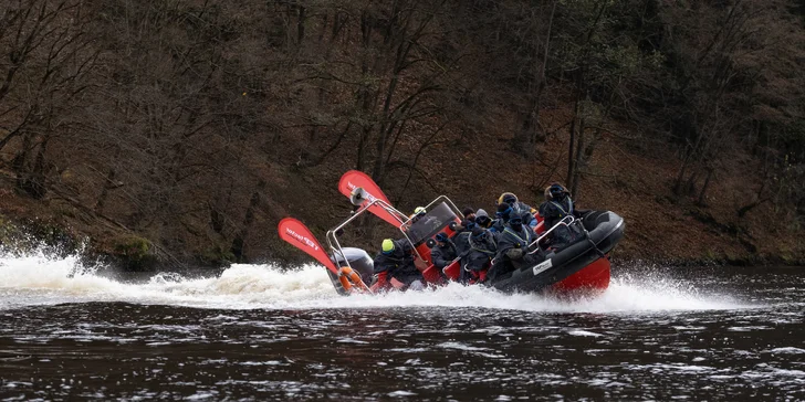 Adrenalin na Slapech: akrobatická jízda ve speciálním člunu až pro 10 osob