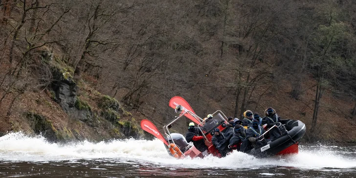 Adrenalin na Slapech: akrobatická jízda ve speciálním člunu až pro 10 osob