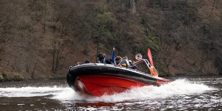 Adrenalin na Slapech: akrobatická jízda ve speciálním člunu až pro 10 osob