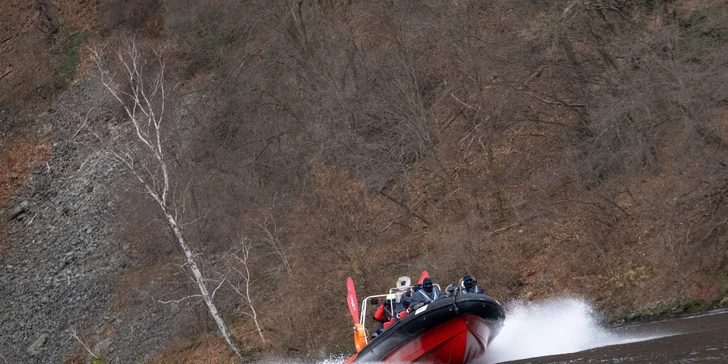 Adrenalin na Slapech: akrobatická jízda ve speciálním člunu až pro 10 osob