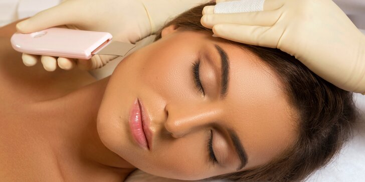 Kosmetické ošetření pleti kyselinou hyaluronovou a ultrazvukovou špachtlí i masáž dekoltu a obličeje