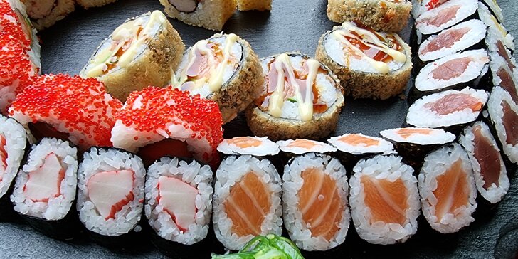 Sushi set ve tvaru srdce nejen pro zamilované: 70 ks asijských dobrot