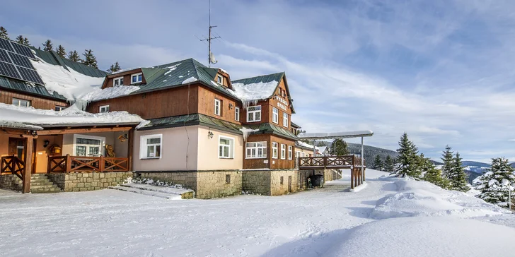 Pobyt v penzionu v Peci pod Sněžkou pro pár i rodinu: polopenze a výlety