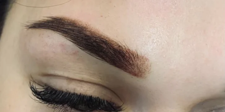 Zvýraznění a zhuštění obočí: 3D microblading (vláskování) nebo stínování