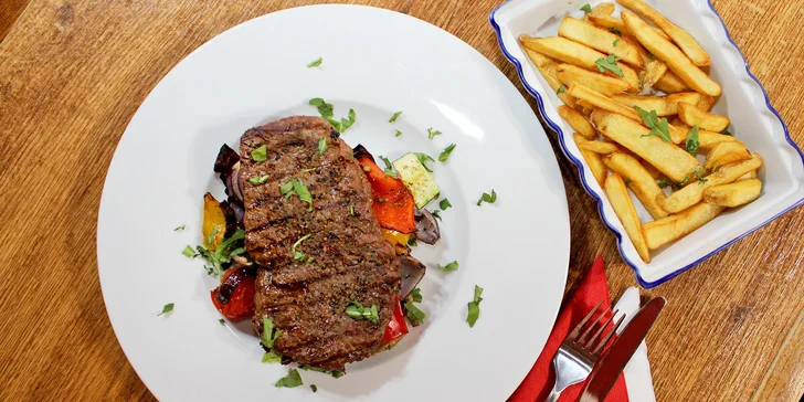 Hovězí rump steak, hranolky a grilovaná zelenina pro 1 či 2 jedlíky v centru Brna