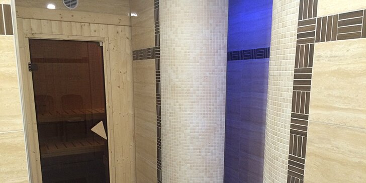 Wellness pro 2 nebo 8 osob: finská sauna, parní komora i vířivka
