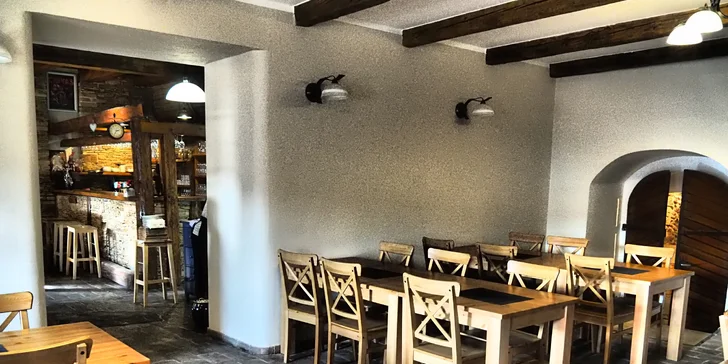 Jeden nebo dva hovězí burgery s hranolky a domácí tatarkou