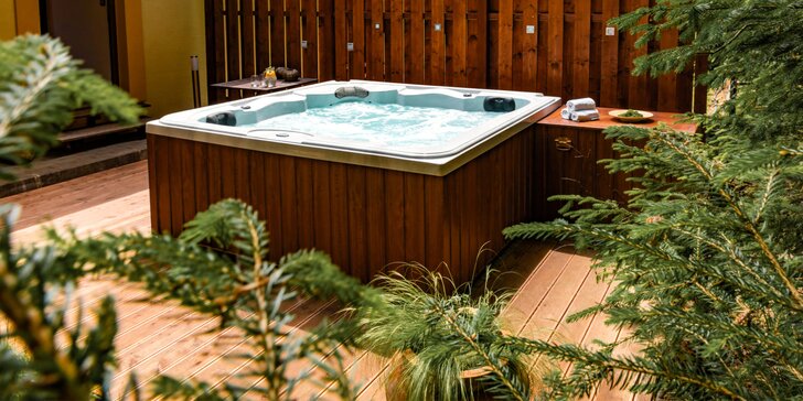 Relax uprostřed lesů: 3chodové menu, masáž nebo sauna a vířivka pro dva