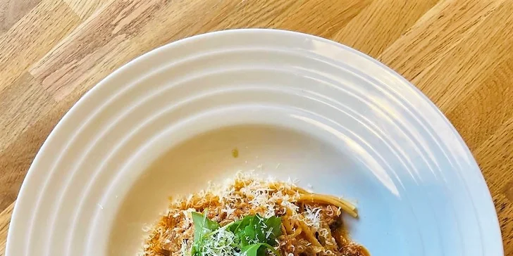 Otevřený voucher na jídlo i pití v hodnotě 500 až 1500 Kč: burgery, chuťovky k pivu i polední menu