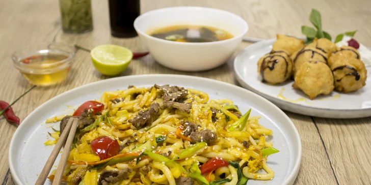 Parádní japonské menu pro 1 i 2: miso polévka, udon nudle a smažené ovoce