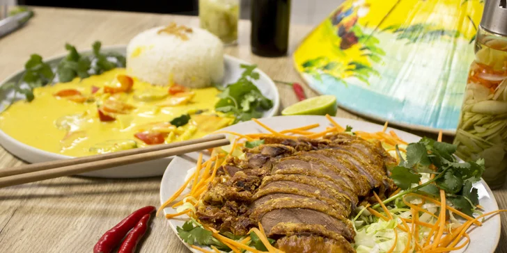 Thajské menu pro 1 či 2 osoby: polévka Tom Yum, křupavá kachna i dezert