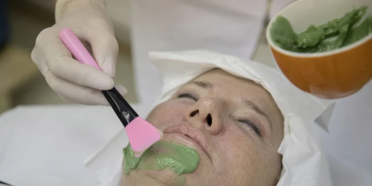 Mezoterapeutický botulotoxin pro vyhlazení prvních vrásek
