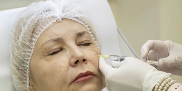 Mezoterapeutický botulotoxin pro vyhlazení prvních vrásek